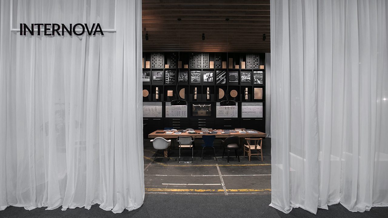 Stairwell&Loft - INTERNOVA Showroom_01 - Copy